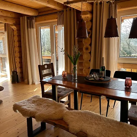 Vakantiehuis Traumzeit Hahnenkleer Huette *