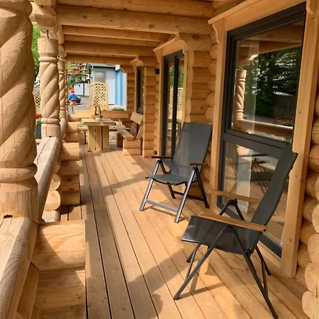 Nyaraló Traumzeit Hahnenkleer Huette