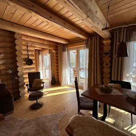 Nyaraló Traumzeit Hahnenkleer Huette