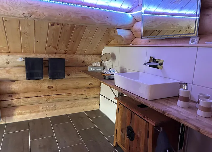 Traumzeit Hahnenkleer Huette Дом отдыха *